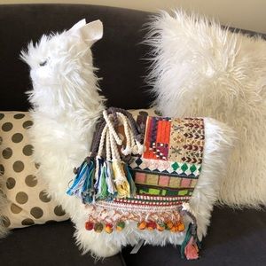UO Urban Outfitters Home Alpaca Llama Throw Pillow UO Urban Outfitters Home Alpaca Llama Throw Pillow